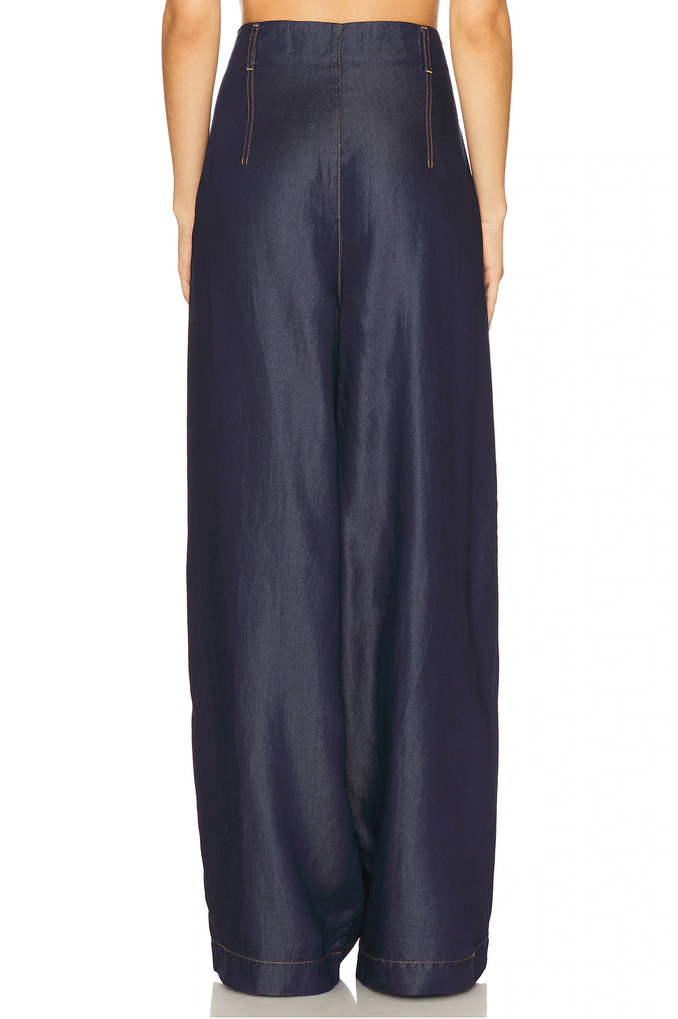 Softcore top and High Waisted Jeans